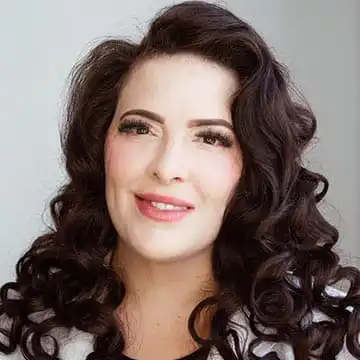 Image of Celeste Hicken, a woman who owns Inspire Medical Spa in South Jordan, Utah.